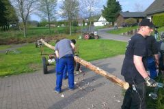 kirmesbaumstellen_20130503_1903666540